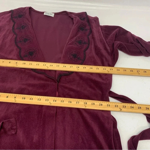 Vanity Fair Fleece  Robe Large House Coat Purple Pockets Embroidery Belt Vintage - Picture 13 of 13